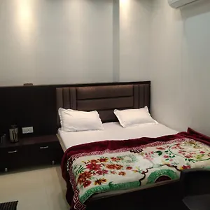 Guest house Butterflyi - Near Kashi Vishwanath Temple - Will Be Confirmed After Advance Only