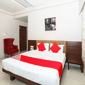 Hotel Oyo 15220 Jn